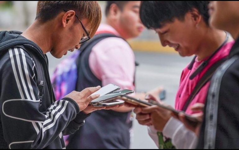 China lleva años endureciendo las reglas para garantizar que todos los que usan internet lo hagan bajo su identidad real. AFP