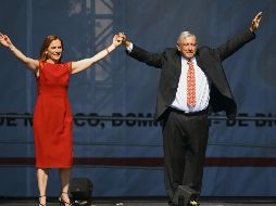 Andrés Manuel López Obrador estuvo acompañado de su esposa Beatriz Gutiérrez Müller. AFP 