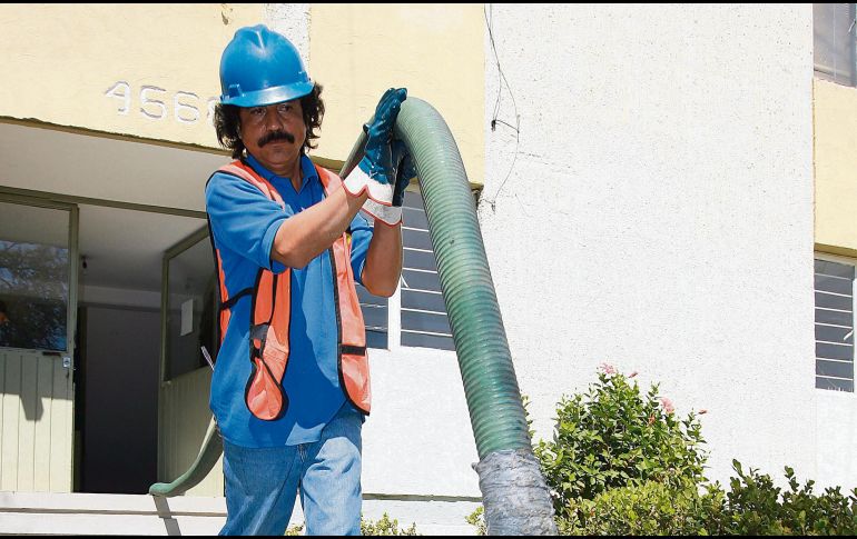 Para reponer por completo el servicio de agua, se ofrecen descuentos de hasta 75% en recargos.  EL INFORMADOR / A. Camacho