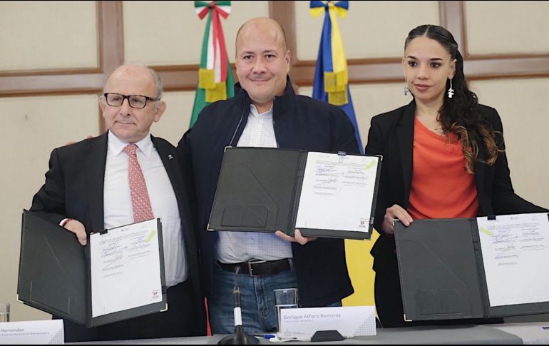 Se signa el documento que especifica sus compromiso para colaborar en los proyectos de investigación, catalogación, rescate, conservación y difusión. ESPECIAL / Gobierno de Jalisco