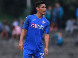 Luego de sus exámenes, el defensa acudió al club para firmar el contrato que lo ligará con el Guadalajara. IMAGO7