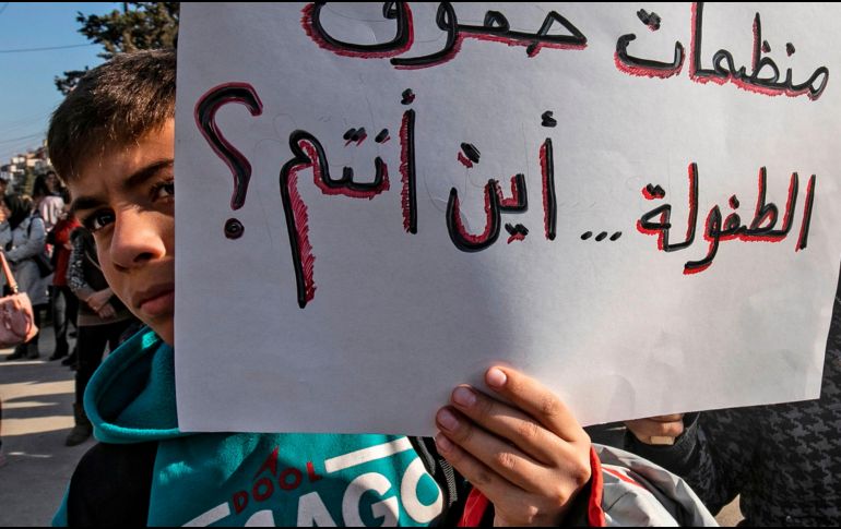 En 2020, los trabajadores humanitarios esperan ayudar a salvar vidas y aliviar el sufrimiento de más de cien millones de personas víctimas de conflictos violentos, eventos climáticos extremos y las epidemias en 53 países. AFP / D. Souleiman