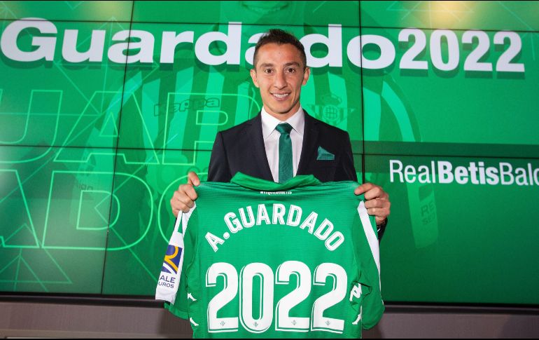 ''Me gustaría que regresáramos a Europa, Canales dijo el otro día que quería jugar la Liga de Campeones con el Betis, y eso sería lo ideal, jugar los últimos años de mi carrera en la Champions con el Betis'', expresó. TWITTER / @RealBetis