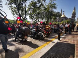 El dictamen aprobado en la Comisión de Hacienda contempla homologar el costo del refrendo de automóviles y motocicletas en 649 pesos. EL INFORMADOR/ ARCHIVO