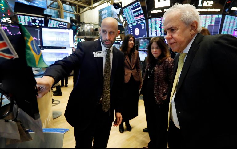Por su parte, el promedio industrial Dow Jones ganó 146.97 unidades, el 0.5%, para terminar en 27 mil 649.78 puntos. AP/R. Drew
