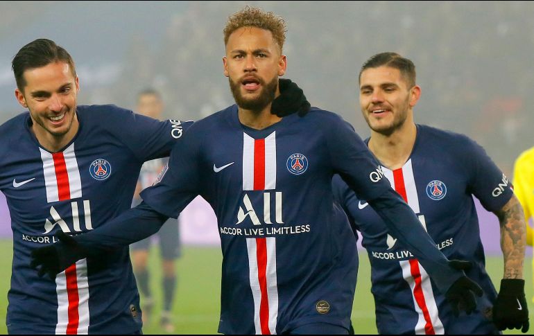 Neymar concretó la victoria del PSG al aprovechar una pena máxima. AP / M. Euler