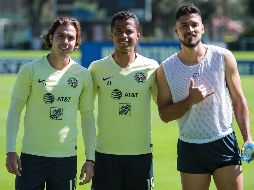 Francisco Córdova, Giovani Dos Santos y Bruno Valdez, durante la zona mixta de las Águilas del América, previo al juego de ida de las semifinales. IMAGO7/R. Vadillo