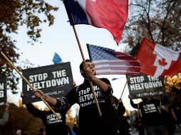 Los asistentes exigen a los líderes de la COP25 que tomen acciones urgentes ante la crisis climática. EFE/D. Fernández