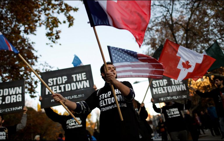 Los asistentes exigen a los líderes de la COP25 que tomen acciones urgentes ante la crisis climática. EFE/D. Fernández