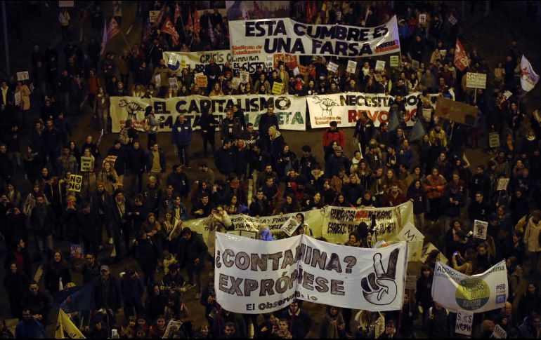 Miles pidieron mayor compromiso con el medio ambiente a los líderes congregados en España. EFE/J. López