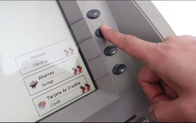 También se recomienda pagar deudas de corto plazo, invertir una parte de los recursos en un instrumento o bien, destinar una parte al ahorro. EL INFORMADOR / ARCHIVO