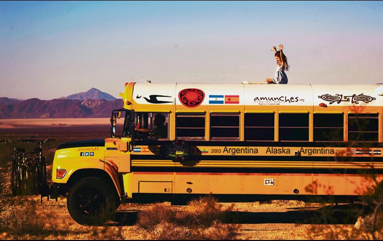 Amunches. Este autobús se convirtió en un hogar para esta familia viajera. CORTESÍA