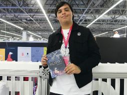 “Juegos de palabras”. Es el primer libro de Aarón Cruz, en éste presenta una recopilación de su trayectoria. EL INFORMADOR / E. Barrera