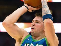 Efectivo. Doncic se está estableciendo como una súper estrella de la NBA en su segunda temporada. AP / S. HOODE