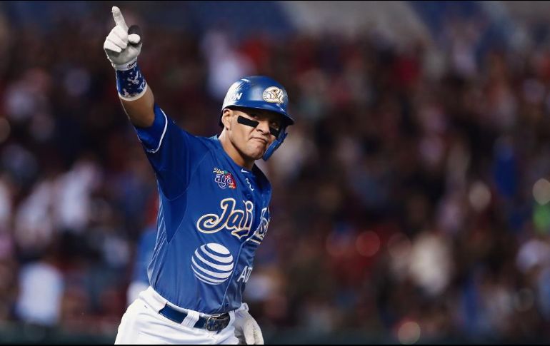 Se vuela la barda. José Manuel Rodríguez celebra tras conseguir jonrón y llevar a los Charros al triunfo en casa. ESPECIAL / CHARROS DE JALISCO