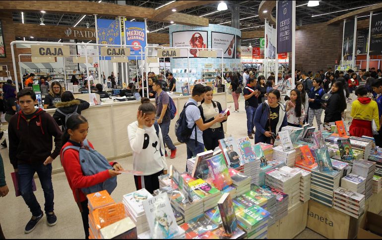 En total, FIL 2019 llevó a sus pasillos, charlas y foros a 727 escritores provenientes de 42 países y  representando a un total de 29 lenguas. NTX / I. Hernández