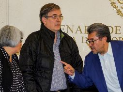La secretaria de Economía Graciela Márquez (i a d), el canciller Marcelo Ebrard y el senador Ricardo Monreal durante la reunión con comisiones del Senado. NTX/G. Granados