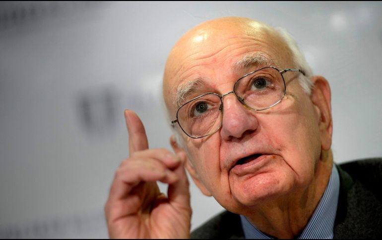 Tras su salida de la Fed, Paul Volcker se pasó a la banca privada y posteriormente regresó a la política pública al aceptar ser presidente del Consejo de Asesores de la Recuperación Económica, entre 2009 y 2011. AFP/ARCHIVO