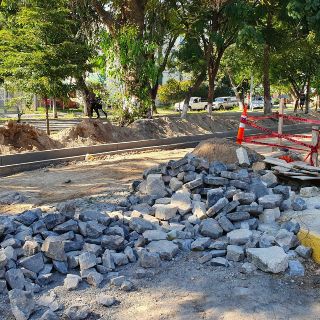 Vecinos se inconforman por obras en corredor Aurelio Ortega; autoridades prometen corregir fallas