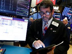 El índice industrial Dow Jones cedió un 0.38% para quedarse en 27 mil 909.60 puntos. AP/R. Drew