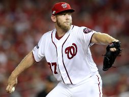 Stephen Strasburg tiene el contrato más jugoso para un lanzador en la historia. AFP/R. Carr