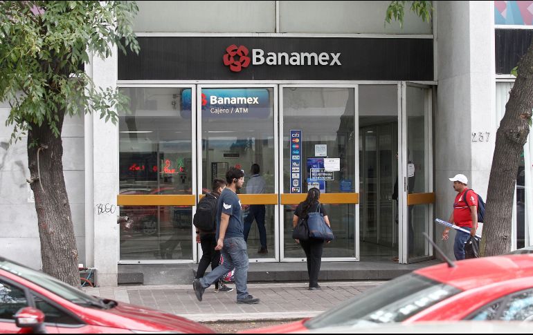 En próximas semanas, se espera que el Senado presente una iniciativa para buscar la reducción y posible eliminación de comisiones bancarias. EL INFORMADOR/A. Camacho