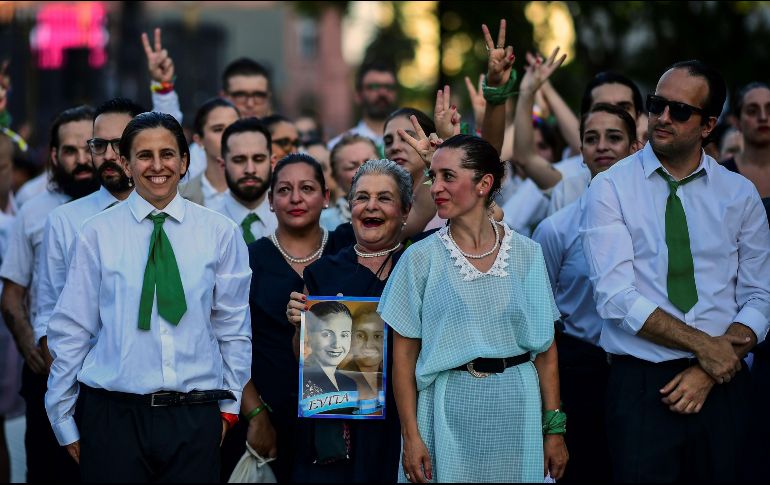 Festejan el regreso del peronismo al poder. AFP/R. Schemidt