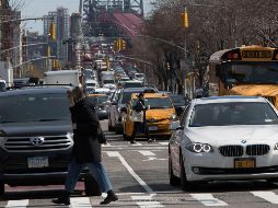 Nueva York puede unirse ahora a otros 12 estados que han hecho la licencia de conducir disponible para todos sus residentes. AFP/Archivo