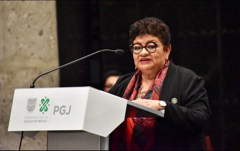 En breve declaración a los medios, Ernestina Godoy aseguró que no traicionará a los capitalinos y que cumplirá a la ciudadanía. TWITTER/@ErnestinaGodoy_