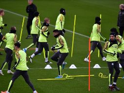Jugadores del conjunto inglés cerraron preparación ayer. AFP/P. Ellis
