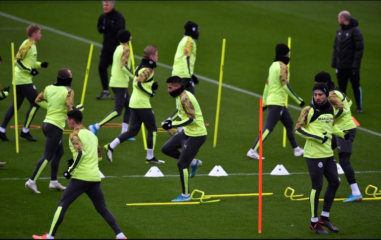 Jugadores del conjunto inglés cerraron preparación ayer. AFP/P. Ellis