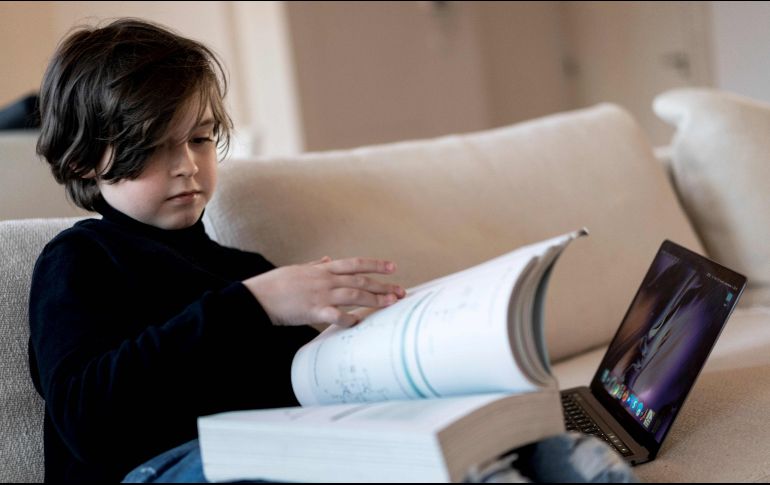 Laurent Simons ya recibió dos ofertas de universidades extranjeras para estudiar, pero no descarta tomar un año sabático, según dijo su padre. AFP/ARCHIVO