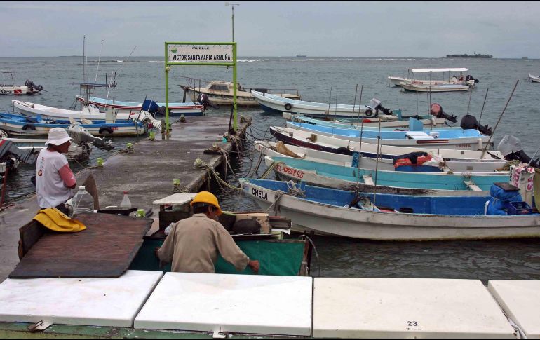 En Veracruz, varias terminles marítimas operan con restricciones ante el clima. SUN/ARCHIVO