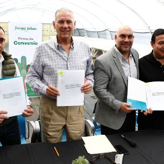 La Sader entrega recursos y camión a Extra A.C. para impulsar bosques urbanos