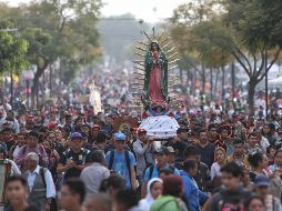 Continúa el arribo de ciento de feligreses a la Basílica de Guadalupe sin que hasta el momento se hayan registrado incidentes graves. EFE / S. Gutiérrez