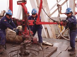 Estiman invertir 664 millones de pesos para la etapa de perforación, mientras que los 207 millones de pesos restantes corresponderían a la de terminación. EFE/ARCHIVO