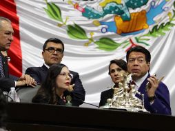 Mario Delgado (d) durante la sesión ordinaria de este jueves en San Lázaro. SUN/G. Granados