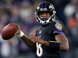 Lamar Jackson se perfila para ser el Jugador Más Valioso de la temporada. Ante Jets, lanzó cinco pases de anotación. AFP/S. Taetsch