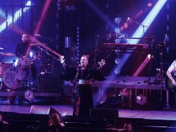 Café Tacvba tuvo como teloneros a Los Tres, a quienes homenajearon en 2002 con el álbum 