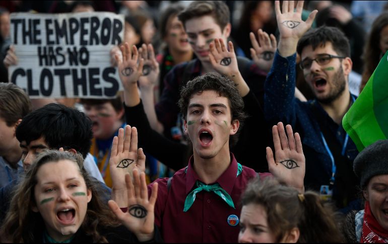 Jóvenes de la plataforma 