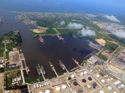 Se presume que los trabajadores desaparecidos pudieron haber quedado atrapados abajo de la estructura o caído al fondo del mar. NTX/ARCHIVO