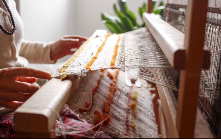 Ppara fabricar una camiseta de algodón de 250 gr se usan unos 2 mil 900 litros de agua. PIXABAY/Videaki