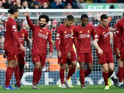 En busca de su primer campeonato inglés desde 1990, el equipo no baja el ritmo de victorias y goza de una ventaja de once puntos sobre el segundo de la clasificación, el Leicester. AP / R. Vieira