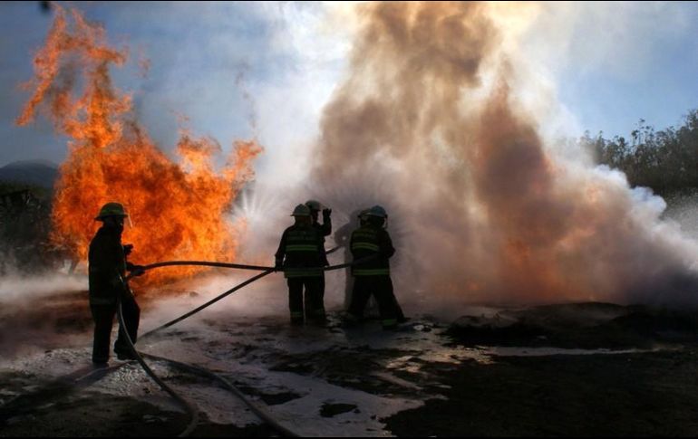 De acuerdo a los reportes de autoridades municipales, todo indica que se trata de un incendio generado por una explosión en un ducto de Pemex. NTX / ARCHIVO
