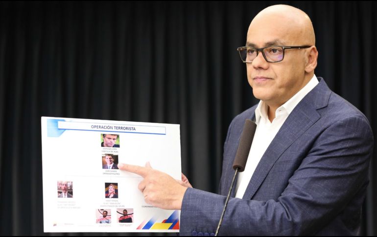 La intención habría sido la de hacer ver a la opinión pública internacional que en Venezuela reina el caos para facilitar la llegada de tropas extranjeras, dijo Jorge Rodríguez, vocero de comunicación del gobierno. EFE / Z. Campos