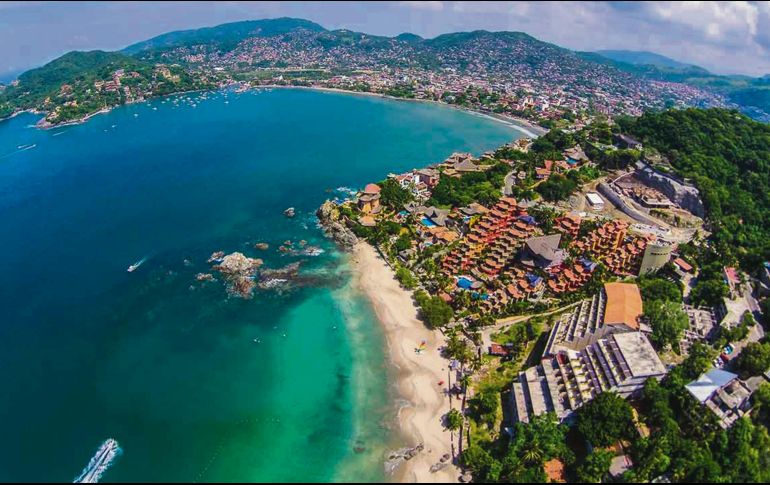 Ixtapa. En esta zona se encuentra un complejo turístico playero que cuenta con una franja hotelera de tres kilómetros. ESPECIAL