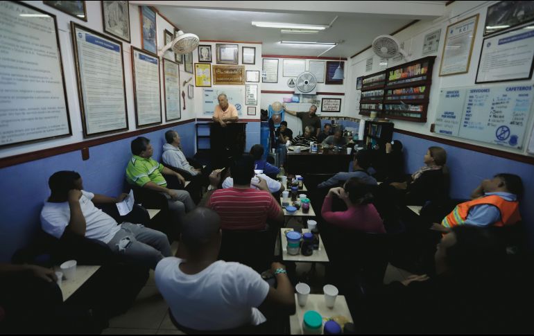 “Gloria”, quien tras luchar por varios años contra su alcoholismo, ahora alienta a otras personas que pasan por esta situación a buscar ayuda profesional.  EL INFORMADOR / F. Atilano