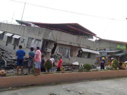 Imagen de un comercio que sufrió daños en Padada, Davao del Sur. TWITTER / @MovePH