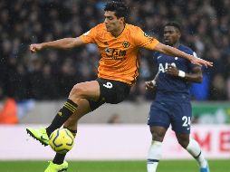 El delantero hidalguense volvió a aportar una asistencia para su equipo, aunque al final cayeron y fueron relegados en la tabla general. EFE/N. Hall