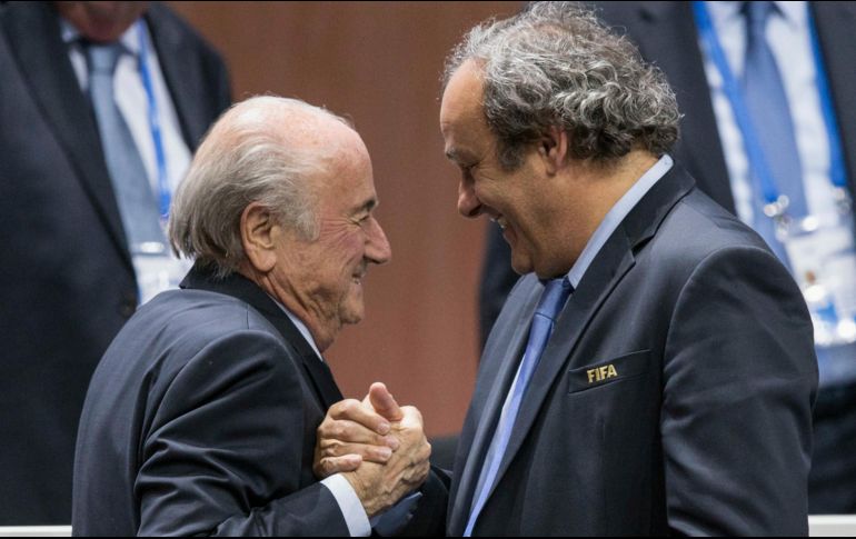 Los ex dirigentes fueron expulsados del futbol a fines de 2015 acusados de malos manejos. AP / ARCHIVO